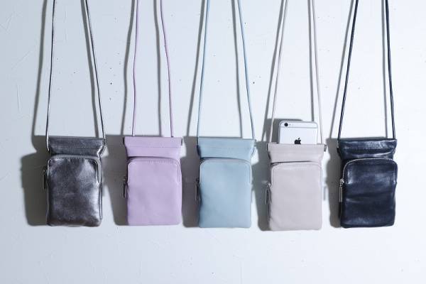 職場でもプライベートでも大活躍！ 「スマホポシェット」使用レポ