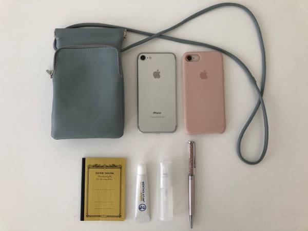 職場でもプライベートでも大活躍！ 「スマホポシェット」使用レポ