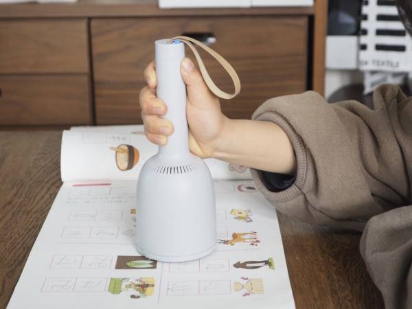 子どもも大人も楽しくラクに使える！１台２役の実力派ミニ掃除機「バキューミ」[PR]