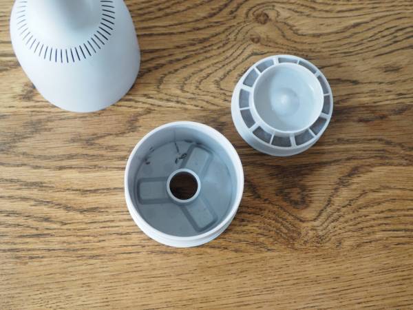 子どもも大人も楽しくラクに使える！１台２役の実力派ミニ掃除機「バキューミ」[PR]