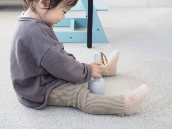 子どもも大人も楽しくラクに使える！１台２役の実力派ミニ掃除機「バキューミ」[PR]