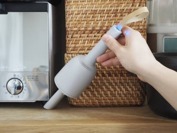 子どもも大人も楽しくラクに使える！１台２役の実力派ミニ掃除機「バキューミ」[PR]