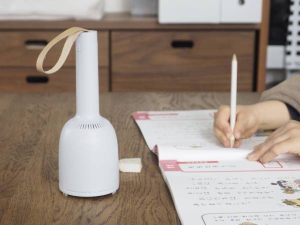 子どもも大人も楽しくラクに使える！１台２役の実力派ミニ掃除機「バキューミ」[PR]