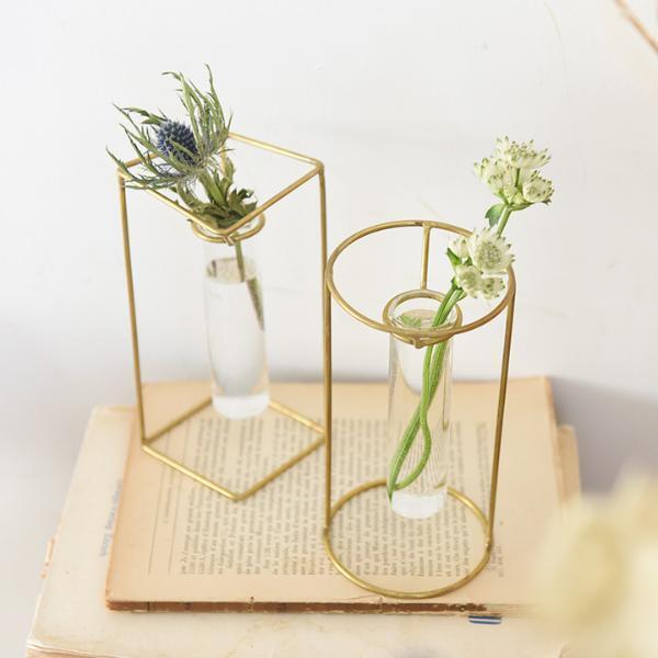 オブジェのように飾るフラワーベース。「PIKE brass base」で花のある暮らしを。[PR]