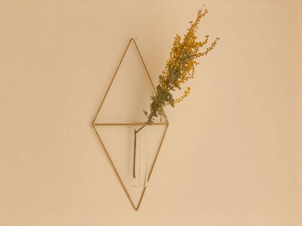 オブジェのように飾るフラワーベース。「PIKE brass base」で花のある暮らしを。[PR]