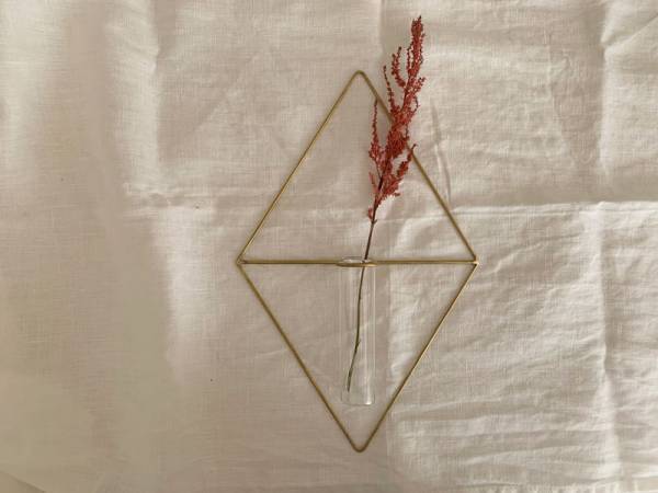 オブジェのように飾るフラワーベース。「PIKE brass base」で花のある暮らしを。[PR]