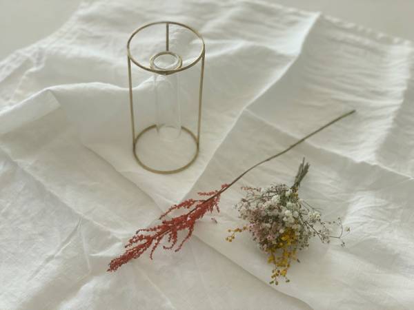 オブジェのように飾るフラワーベース。「PIKE brass base」で花のある暮らしを。[PR]