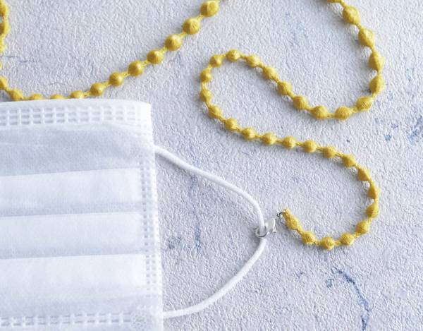 大人女性の新定番、「マスクコード」で外したマスク問題スマートに解決[PR]