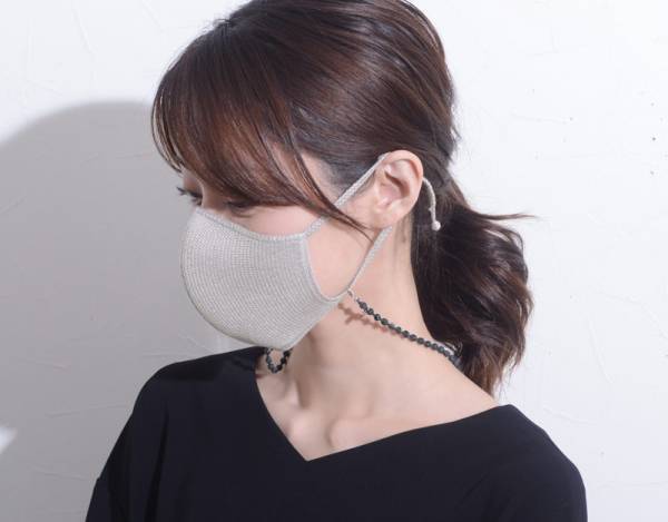 大人女性の新定番、「マスクコード」で外したマスク問題スマートに解決[PR]