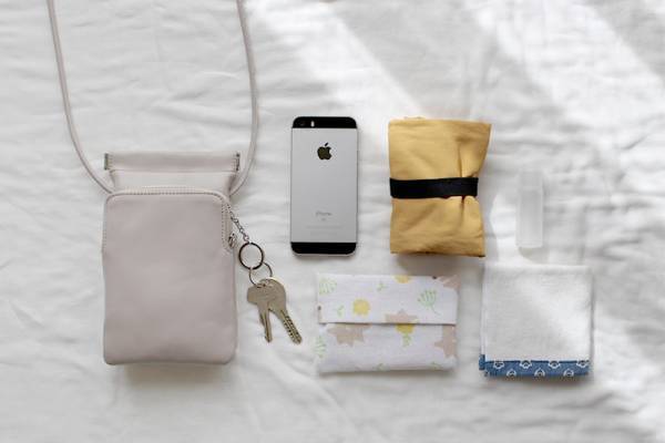 バッグは2個持ちが便利！「スマホポシェット」があればストレスフリーに