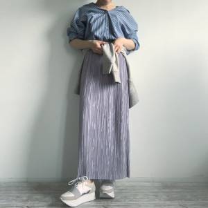 プリーツなのに腰回りすっきり。 40代に嬉しい上品と細見えが叶う秀逸スカート。[PR]