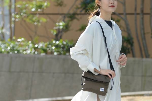 きれいめさんからカジュアルさんまで。春のお出かけのお供にしたいミニショルダーバッグ３選[PR]