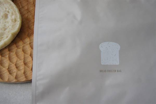 冷凍パン保存の正解はコレ！パン作りのプロと開発、MARNAの「パン専用保存袋」[PR]