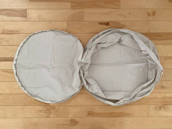 よりコンパクトに。bon moment（ボンモマン）の「リビングクッションになる掛け布団収納ケース」にラウンド型が登場！[PR]