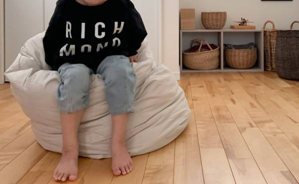 よりコンパクトに。bon moment（ボンモマン）の「リビングクッションになる掛け布団収納ケース」にラウンド型が登場！[PR]