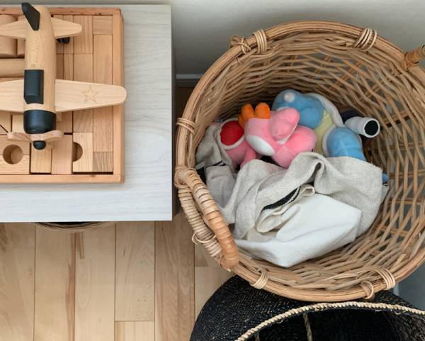 よりコンパクトに。bon moment（ボンモマン）の「リビングクッションになる掛け布団収納ケース」にラウンド型が登場！[PR]