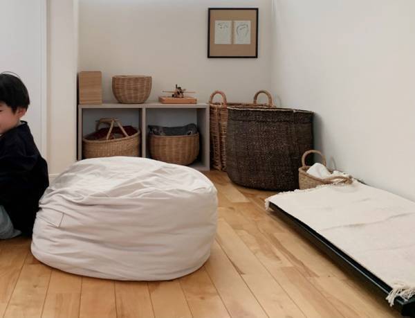 よりコンパクトに。bon moment（ボンモマン）の「リビングクッションになる掛け布団収納ケース」にラウンド型が登場！[PR]