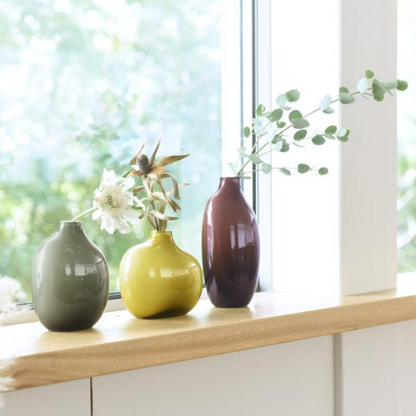 お花やグリーンでお部屋に彩りを　シンプルから個性派まで「フラワーベース」13選