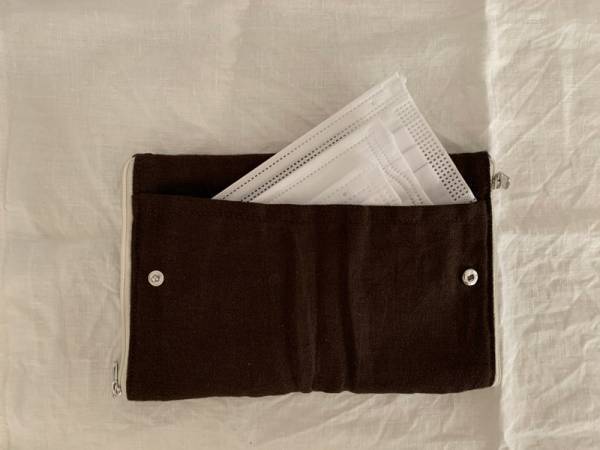 子供とおでかけの“あたふた”を防ぐ。ティッシュ＆マスクポーチがメディカルポーチに！[PR]