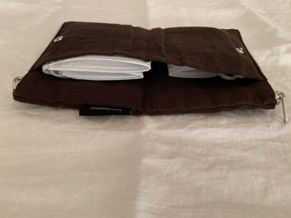 子供とおでかけの“あたふた”を防ぐ。ティッシュ＆マスクポーチがメディカルポーチに！[PR]