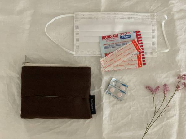 子供とおでかけの“あたふた”を防ぐ。ティッシュ＆マスクポーチがメディカルポーチに！[PR]