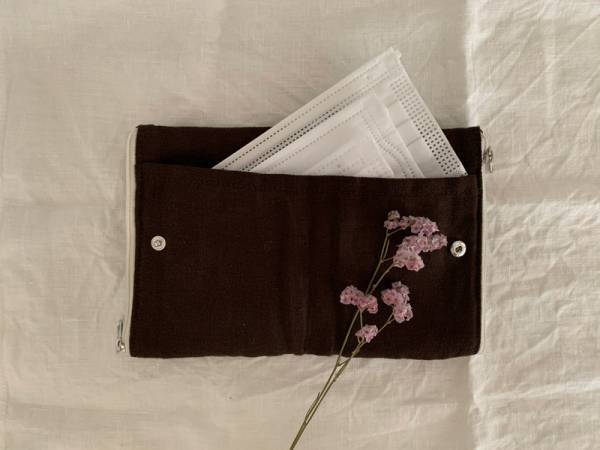 子供とおでかけの“あたふた”を防ぐ。ティッシュ＆マスクポーチがメディカルポーチに！[PR]