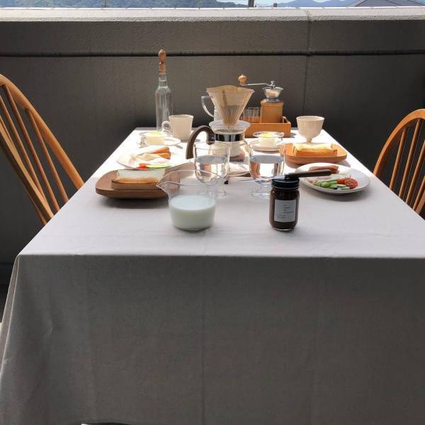 模様替えの即戦力！シンプルだからこそ使える「リネン混テーブルクロス」[PR]