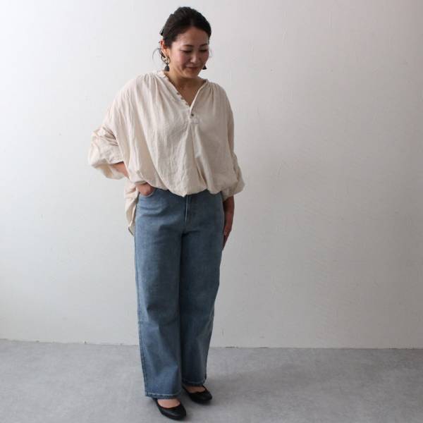 楽ちんなのに今年っぽい！見つけた、私のベストなデニム。【体型別スタッフコーディネート帖】[PR]