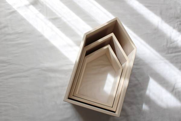 ゴチャゴチャ絵本がようやくスッキリ。子どもが読みたくなる「本の家」[PR]