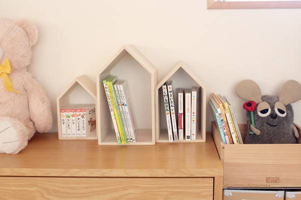 ゴチャゴチャ絵本がようやくスッキリ。子どもが読みたくなる「本の家」[PR]