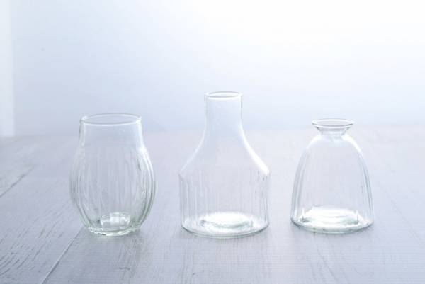 挿すだけで絵になる「小さな花器」だから続く、花のある暮らし[PR]