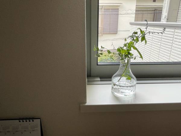 挿すだけで絵になる「小さな花器」だから続く、花のある暮らし[PR]