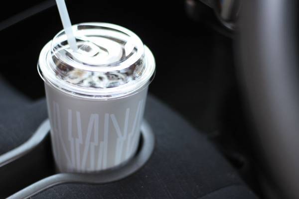 コンビニコーヒーそのままIN。飲み切るまで氷が生きてる幸せ♪ 「ボンモマン　保冷タンブラー」使用レポ[PR]