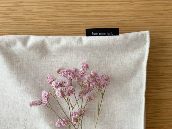 書類や本の持ち運びに最適！bon moment(ボンモマン)の「整理ができるリネン混トートバッグ」。[PR]