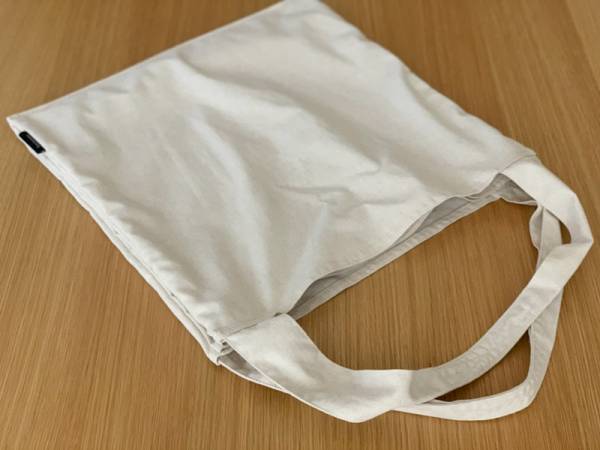 書類や本の持ち運びに最適！bon moment(ボンモマン)の「整理ができるリネン混トートバッグ」。[PR]