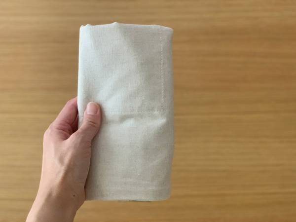 書類や本の持ち運びに最適！bon moment(ボンモマン)の「整理ができるリネン混トートバッグ」。[PR]