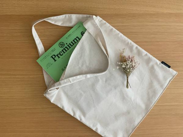 書類や本の持ち運びに最適！bon moment(ボンモマン)の「整理ができるリネン混トートバッグ」。[PR]