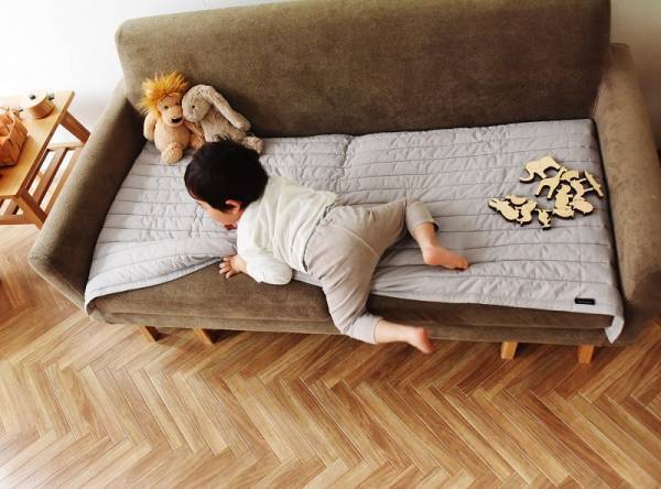 汚れ対策をさりげなく。上品キルトが大人っぽい「bon moment　ソファパッド」[PR]