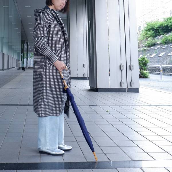 しっかり防水？ファッション性？暮らしに合わせて選びたい、「レインコート」あなたはどっち？[PR]