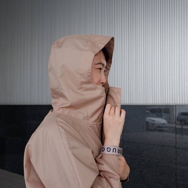 しっかり防水？ファッション性？暮らしに合わせて選びたい、「レインコート」あなたはどっち？[PR]