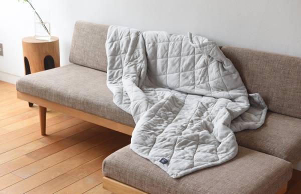 ボンモマン×シンプルホーム、初コラボ企画！こだわりを詰め込んだ 「やわらかマルチカバー」誕生秘話[PR]