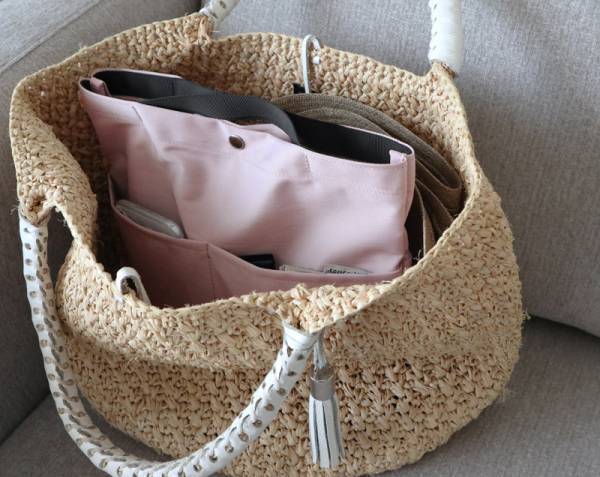 夏の新色「ライラック」登場！ボンモマンのバッグインバッグ　愛用スタッフの使い方[PR]