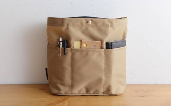 夏の新色「ライラック」登場！ボンモマンのバッグインバッグ　愛用スタッフの使い方[PR]