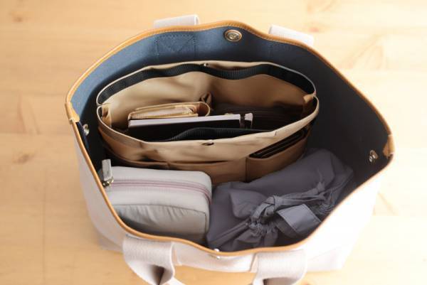 夏の新色「ライラック」登場！ボンモマンのバッグインバッグ　愛用スタッフの使い方[PR]