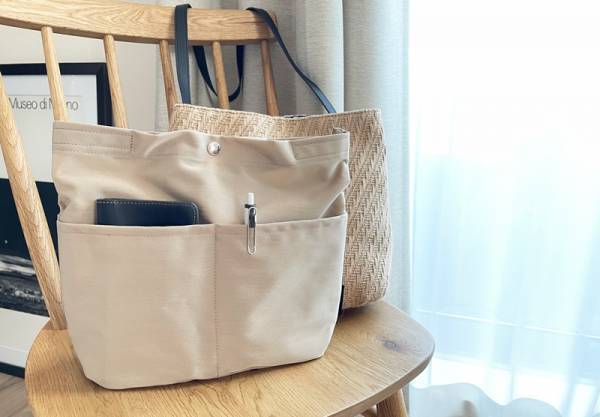 夏の新色「ライラック」登場！ボンモマンのバッグインバッグ　愛用スタッフの使い方[PR]