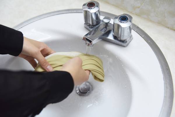 どう使いこなす？アンジェ今夏の2大「ひんやりタオル」を徹底比較！[PR]