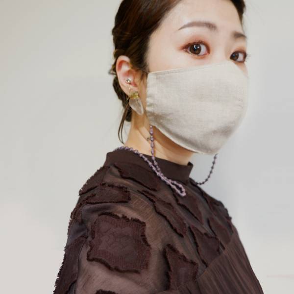 ハレの日のマスク姿を彩る。結婚パーティーや お呼ばれに付けたいマスクコード[PR]