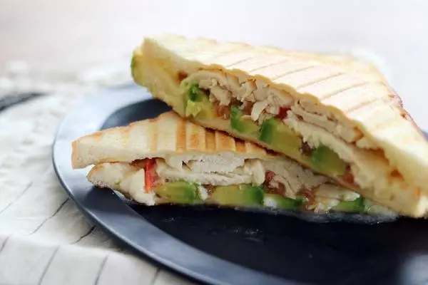 おうち時間の楽しみ方、直火式ホットサンドメーカーを楽しもう！【前編】