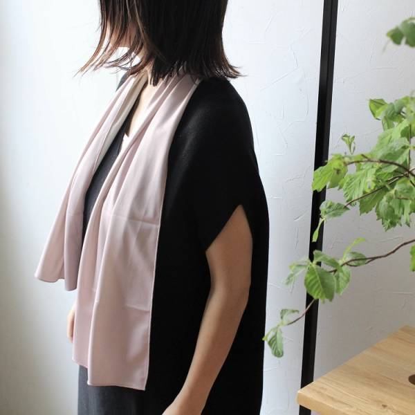 こう見えて、私こっそり涼んでいます。いつもの夏コーデに合わせたい「熱中症対策グッズ」[PR]