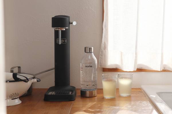 子どもが寝た後の至福の楽しみ　「aarkeソーダマシン」で家飲みが変わった話